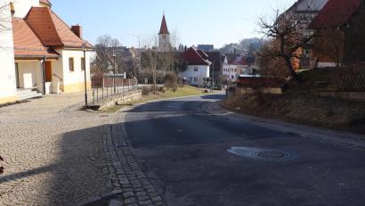 Bild: gru
In diesem Kurvenbereich wird die Straße aufgeweitet.