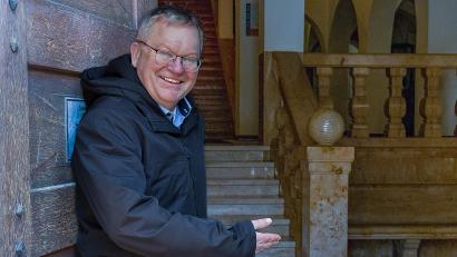 Bild: Stephan Huber
Hereinspaziert für den neuen Oberbürgermeister in das Amberger Rathaus. Michael Cerny erwartet seinen Nachfolger. Am 30. April wird der Neue vereidigt, dieser Tag wird der letzte Arbeitstag für Michael Cerny als Oberbürgermeister in Amberg sein.
