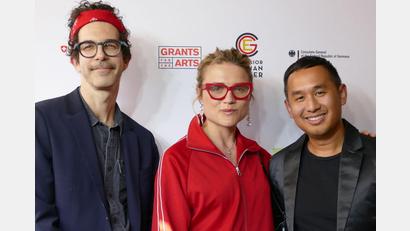 Bild: Barbara Munker/dpa
Mala Emde wurde mit einem Preis für ihre Schauspielkunst geehrt.