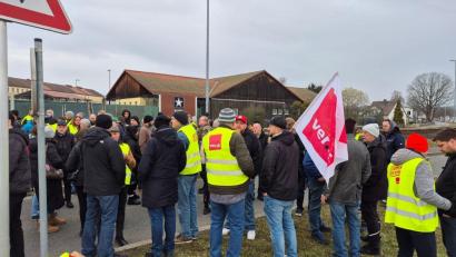 Bild: Kathrin Birner
In Grafenwöhr gehen bereits am 16. März Beschäftigte der US Army auf die Straße.