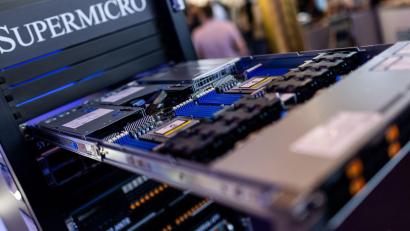 Bild: Philipp von Ditfurth/dpa
Supermicro betont, dass sich die Vorwürfe nur gegen einzelne Mitarbeiter, aber nicht gegen die Firma richten. (Archivbild)