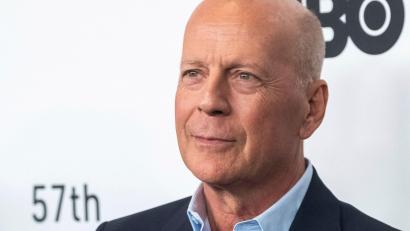 Bild: Charles Sykes/Invision via AP/dpa
Der demenzkranke US-Schauspieler Bruce Willis ist gerade 71 Jahre alt geworden. (Archivbild)