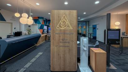 Bild: Wolfgang Steinbacher
Das neue Bürgerbüro im ehemaligen Sparkasse-Gebäude an der Herrnstraße, direkt neben dem Rathaus, ist am Mittwoch offiziell eröffnet worden.