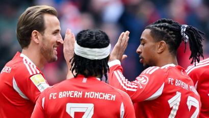 Bild: Sven Hoppe/dpa
Die Münchner Torschützen (v.l.) Harry Kane, Serge Gnabry und Michael Olise beim Jubel.