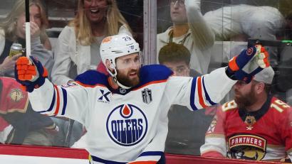 Bild: Nathan Denette/The Canadian Press/dpa
Kann Leon Draisaitl in den NHL-Playoffs wieder spielen? (Archivbild)