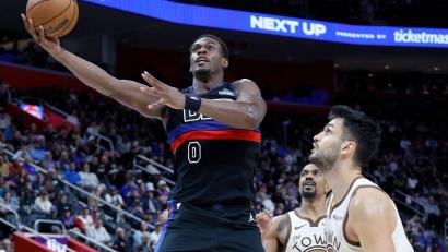 Bild: Duane Burleson/AP/dpa
Jalen Duren (l.) war punktbester Werfer der Pistons.