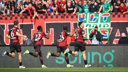 Bild: Daniel Karmann/dpa
Nürnberg jubelt nach dem Führungstreffer durch Luka Lotschoshwili,