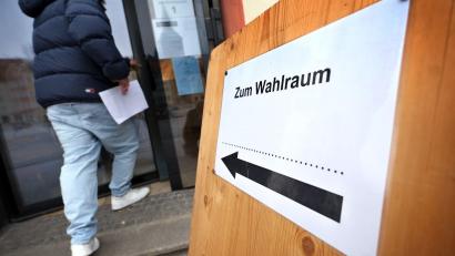 Bild: Karl-Josef Hildenbrand/dpa
In Bayern waren am Sonntag die Stichwahlen für Bürgermeister, Oberbürgermeister und Landräte.