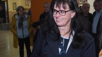 Bild: kek
Birgit Barth (CSU) löst den amtierenden Bürgermeister der Stadt Auerbach, Joachim Neuß (Freie Wähler/Aufschwung Auerbach) ab.