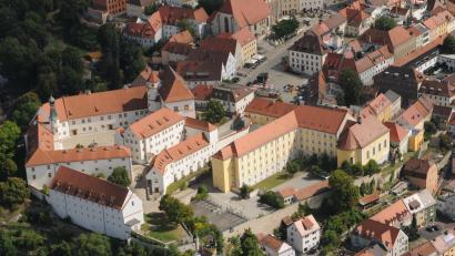 Archivbild: ge
Das Sulzbacher Schloss und der Luitpoldplatz - hier entstand wohl schon vor der ersten Jahrtausendwende die erste Siedlung.
