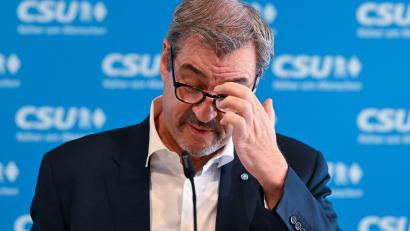 Bild: Sven Hoppe/dpa
Die Kommunalwahl hatte vielerorts Dämpfer für die CSU parat - die Stichwahlen kosteten die Christsozialen viel Kraft.