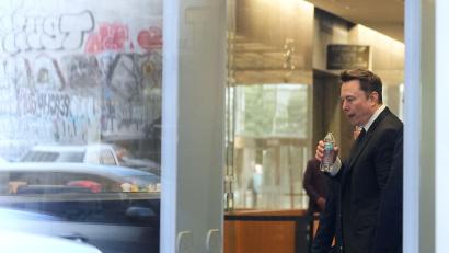 Bild: Godofredo A. Vásquez/AP/dpa
Geschworene bewerteten Musks damalige Äußerungen als gezielte Manipulation des Twitter-Aktienkurses. (Archivbild)