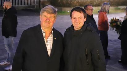 Bild: war
Martin Schregelmann (CSU, links) setzte sich in der Stichwahl gegen Thomas Beutner (UPW) durch.