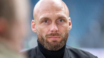 Bild: Andreas Gora/dpa
Nils-Ole Book erhält als Nachfolger von Sebastian Kehl einen Vertrag bis 2029 in Dortmund (Archivbild).