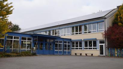 Bild: wel
Im Haushalt 2026 sind etwa 16.000 Euro zur Umrüstung der PV-Anlagen auf Schule und Kindergarten zur Eigennutzung eingestellt.