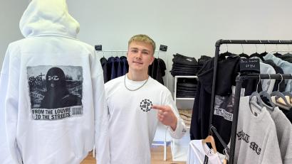 Bild: Petra Hartl
Luca Luft war rund zwei Wochen im Stadtlabor Amberg, um sein Modelabel "Sportmafia" zu präsentieren.