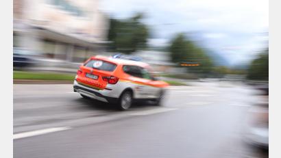Bild: Karl-Josef Hildenbrand/dpa
Der Rettungsdienst brachte die schwer verletzte Seniorin in ein Krankenhaus. (Symbolbild)