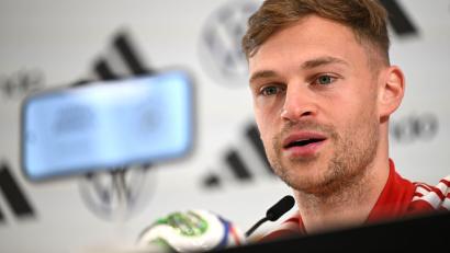 Bild: Federico Gambarini/dpa
DFB-Kapitän Kimmich spricht bei der DFB-Pressekonferenz.