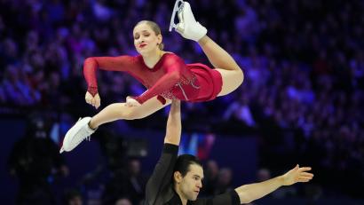 Bild: Petr David Josek/AP/dpa
Minerva Hase und Nikita Volodin liegen bei der Eiskunstlauf-WM nach dem Kurzprogramm in Führung.