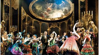 Bild: ATG Entertainment/dpa
Nach zehn Jahren kehrt das Musical „Das Phantom der Oper“ auf eine deutsche Bühne zurück.