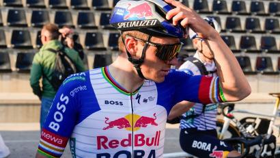 Bild: Nicolás Carvalho Ochoa/dpa
Stürzte am letzten Kreisverkehr: Remco Evenepoel.