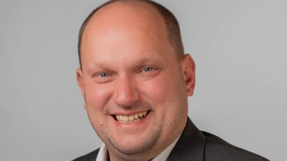 Bild: krativmaleins
Thomas Kleber (CSU) hat sich bei der Kommunalwahl in Eslarn durchgesetzt. Er wurde zum neuen Bürgermeister gewählt.