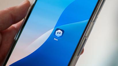 Bild: Andrej Sokolow/dpa
Mit Sora konnten Nutzer auch selbst in den per KI generierten Videos auftauchen. (Archivbild)