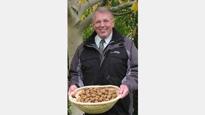 Bild: mma
Noch lange werden Walnussbäume im Gemeindebereich an Josef Luber erinnern.