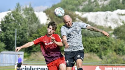 Archivbild: Hubert Ziegler
Pascal Behringer (rechts) bleibt der Reserve der Sportfreunde Upo auch kommende Saison erhalten.