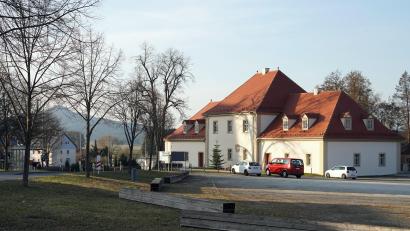 Bild: jma
Ein positives Beispiel für wirtschaftliches Handeln stellt für Bürgermeisterin Carmen Pepiuk der Meierhof in Trabitz dar.