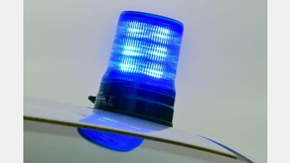 Bild: Patrick Pleul/dpa-Zentralbild/dpa
Polizeikräfte sichern bei einer großangelegten Razzia in Süddeutschland Beweismittel im Kampf gegen mutmaßlichen bandenmäßigen Drogenhandel. (Symbolbild)