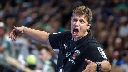 Bild: Andreas Gora/dpa
Kein Grund zur Freude beim Debüt: Im September wurde Nicolej Krickau mit Pfiffen empfangen. (Archivbild)