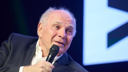 Bild: Bernd Thissen/dpa
Uli Hoeneß: „Wir spielen dieses Spiel für unsere Fans.“