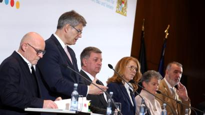 Bild: Karl-Josef Hildenbrand/dpa
Bei den Verkehrsministern gab es viel Konsens - aber auch strittige Themen.