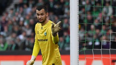 Bild: Carmen Jaspersen/dpa
Mio Backhaus steht gegen Nordirland im U21-Tor. (Archivbild)