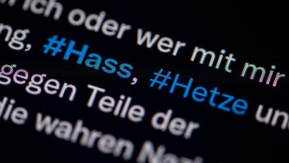 Bild: Fabian Sommer/dpa
Die Jugendschützer kommen angesichts der vielen Verdachtsfälle im Netz kaum hinterher. (Symbolbild)