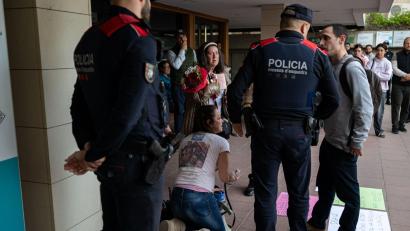 Bild: Lorena Sopêna/EUROPA PRESS/dpa
Eine Politikerin sprach von einem „absoluten Drama“ und einem „Versagen des Staates“.