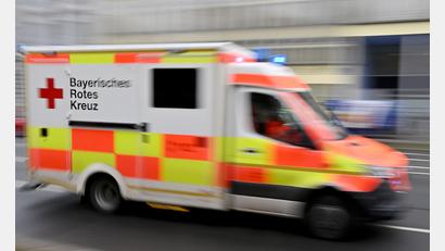 Bild: Peter Kneffel/dpa
Das Bayerische Rote Kreuz hat nach einer Interimsphase wieder einen festen Landesgeschäftsführer. (Symbolbild)