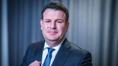 Bild: Michael Kappeler/dpa
Der SPD-Politiker Hubertus Heil will frischen Sauerstoff für seine Partei. (Archivbild)