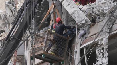 Bild: Vahid Salemi/AP/dpa
Die Angriffe der USA und Israels auf den Iran dauern an.