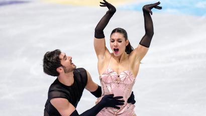 Bild: Petr David Josek/AP/dpa
Das Eistanz-Duo Laurence Fournier Beaudry (r) und Guillaume Cizeron aus Frankreich ist bei der WM auf Goldkurs.