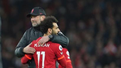 Bild: Jon Super/AP/dpa
Feierten zusammen große Erfolge: Jürgen Klopp und Mohamed Salah. (Archivbild)