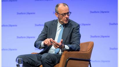 Bild: Hannes P. Albert/dpa
Der Kanzler kritisiert den US-Präsidenten erneut hart.