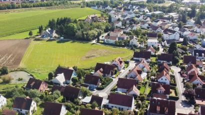 Archivbild: ref
Auf diesem freien Grundstück in der Winterstraße soll das neue Kinderhaus des BRK entstehen.