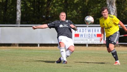 Archivbild: Dieter Jäschke
Timo Bachmeier (rechts) wechselt zwar zur neuen Saison zur SpVgg Trabitz, bis dahin will er aber für die SV Grafenwöhr alles geben – und zwar auch im Schlagerspiel beim Spitzenreiter SV 08 Auerbach.