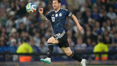 Bild: Gustavo Garello/AP/dpa
Inter Miami hat eine Tribüne des neuen Stadions nach Messi benannt.