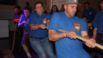 Bild: Konrad Rosner
Zum fünften Male in Folge siegte die Feuerwehr Kondrau, die diesmal mit Christoph Frank, Florian Rösch, Benjamin Härtl und Michael Schöner (von links) am Start war.