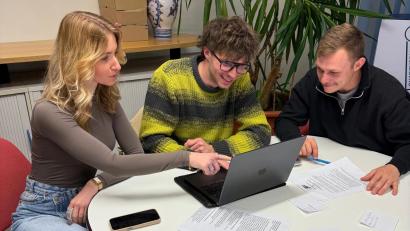 Bild: Junge Union
Von links: Saskia Kosmus, Lukas Frey und Philipp Roider bilden nun eine eigene Fraktion.