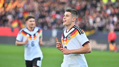 Bild: Swen Pförtner/dpa
Wo liegt die Nationalteam-Zukunft von Nicolo Tresoldi (r).