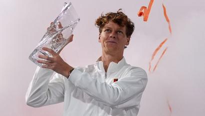 Bild: Rebecca Blackwell/AP/dpa
Schaffte trotz Regens im Finale als achter Spieler das sogenannte Sunshine Double: Jannik Sinner.